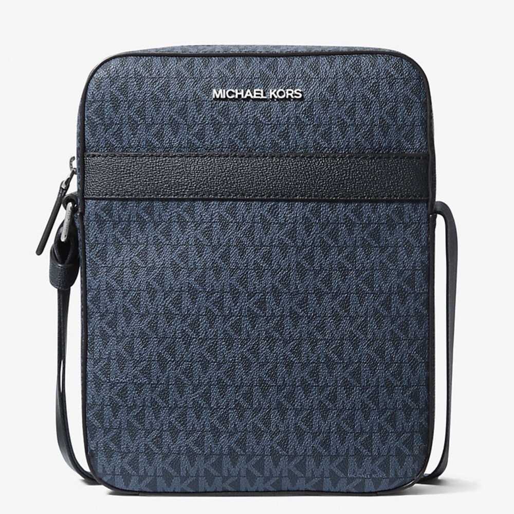 NWOT - Michael Kors Cooper Signature Logo Flight Bag - See Video! - Picture 3 of 13